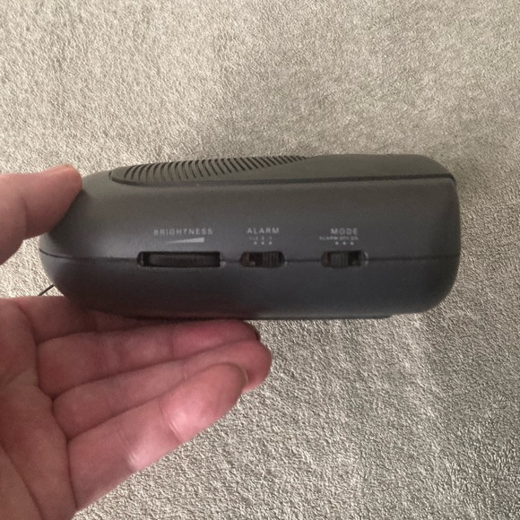 Am/Fm Clock Radio by Timex. - Picture 3 of 5